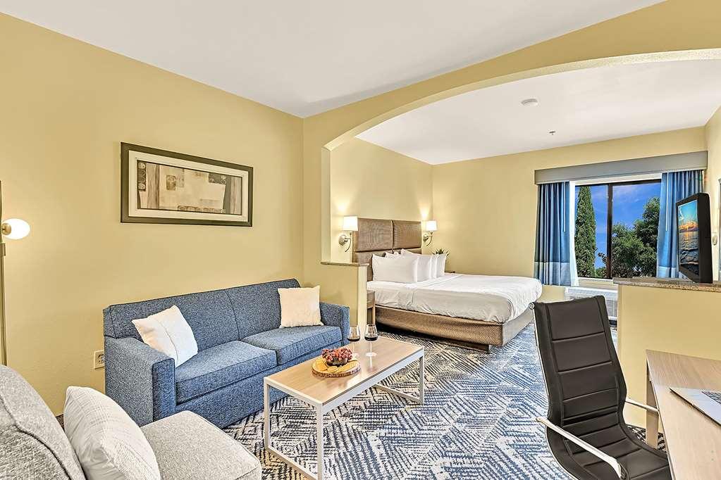 Best Western Plus Lewisville Flower Mound Стая снимка