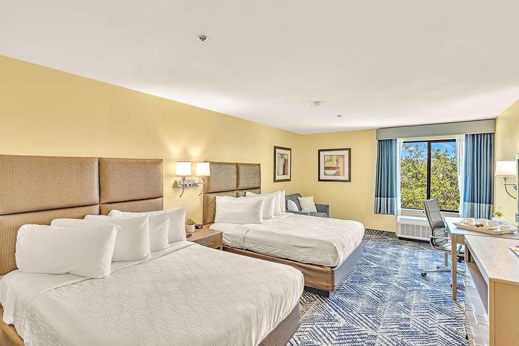 Best Western Plus Lewisville Flower Mound Стая снимка