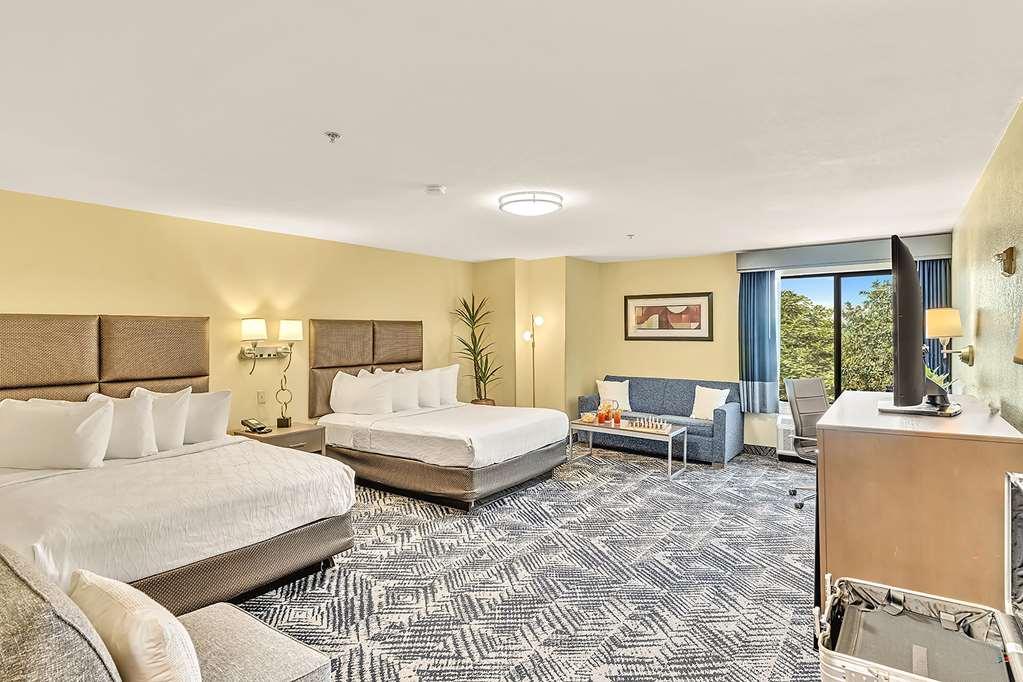 Best Western Plus Lewisville Flower Mound Стая снимка