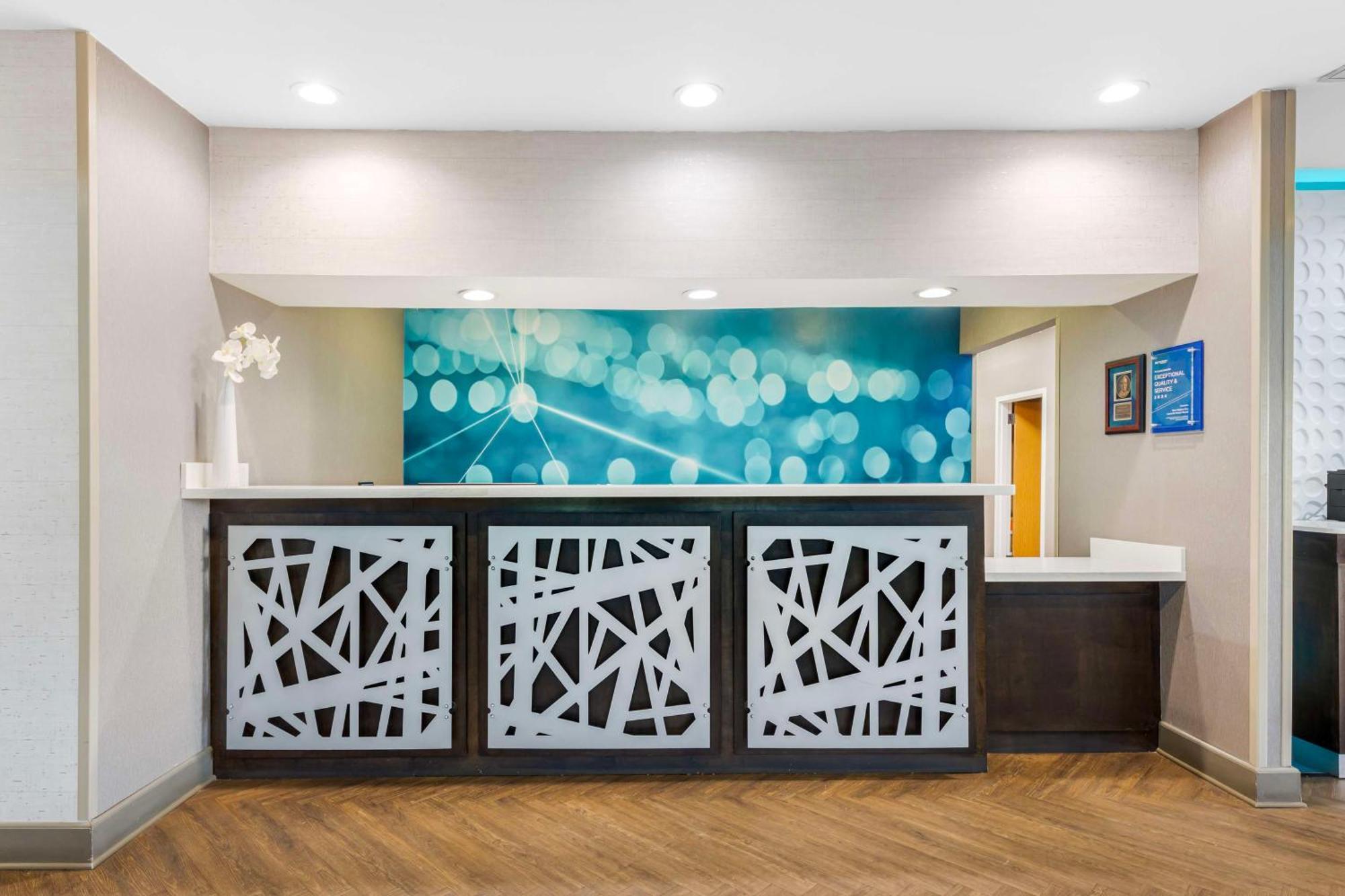 Best Western Plus Lewisville Flower Mound Екстериор снимка